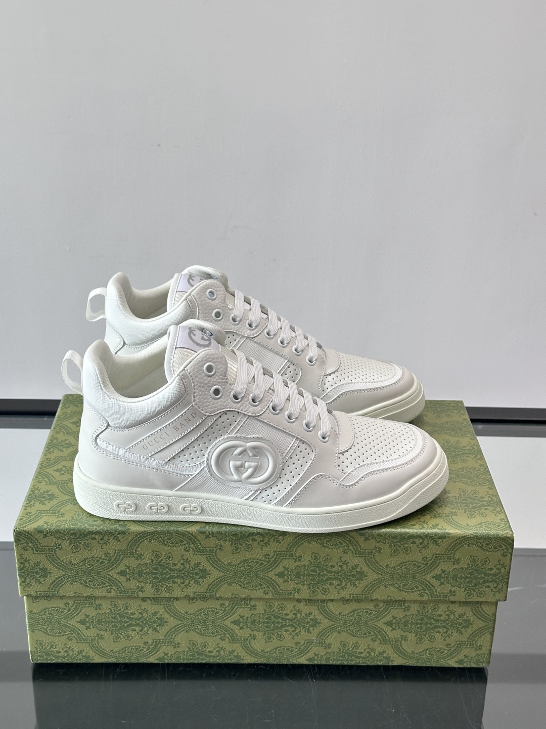 Gucci GG高帮厚底饼干鞋，经典GG老花+头层牛皮，鞋面防泼水，日常雨天都能穿！约4cm隐形厚底，乳