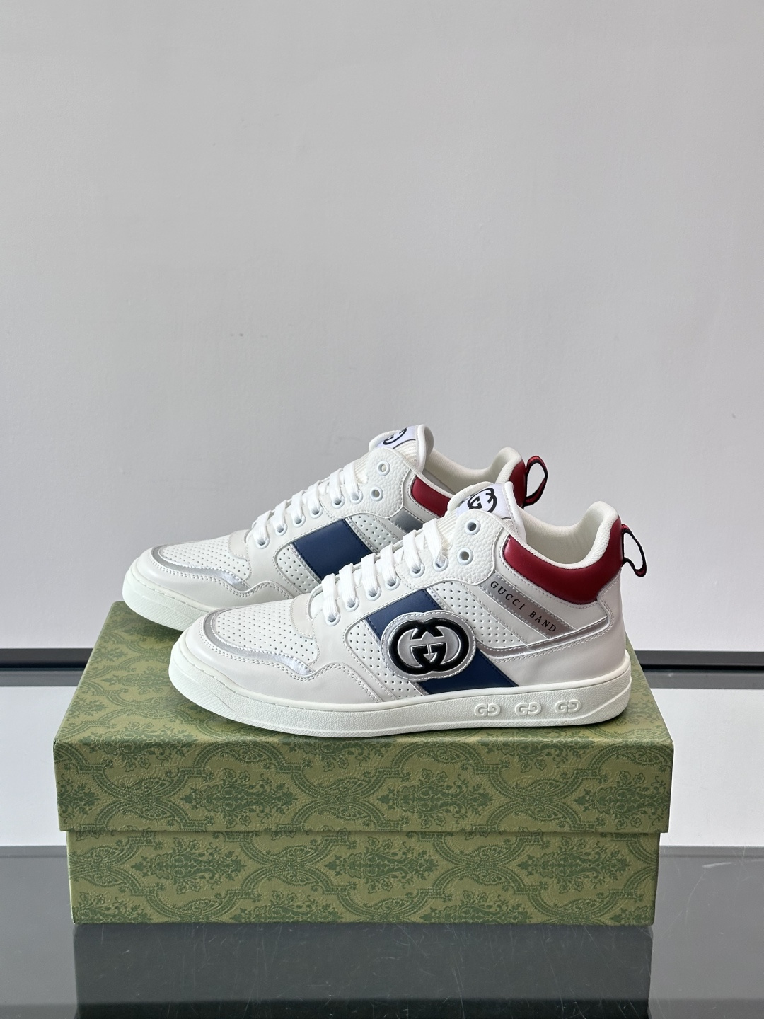 Gucci GG高帮厚底饼干鞋，经典GG老花+头层牛皮，鞋面防泼水，日常雨天都能穿！约4cm隐形厚底，乳