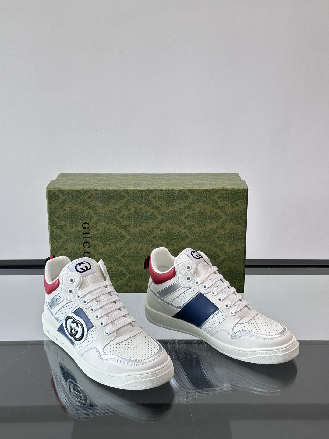 Gucci GG高帮厚底饼干鞋，经典GG老花+头层牛皮，鞋面防泼水，日常雨天都能穿！约4cm隐形厚底，乳