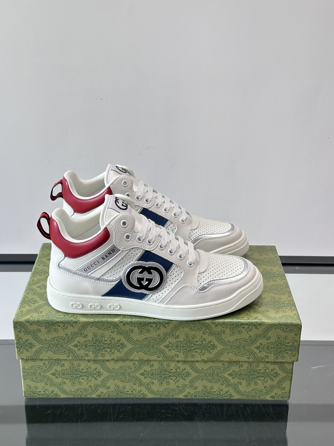 Gucci GG高帮厚底饼干鞋，经典GG老花+头层牛皮，鞋面防泼水，日常雨天都能穿！约4cm隐形厚底，乳