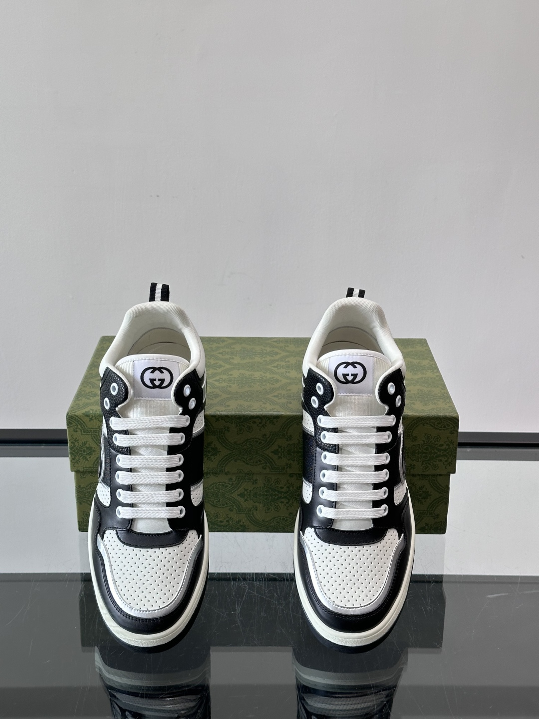 Gucci GG高帮厚底饼干鞋，经典GG老花+头层牛皮，鞋面防泼水，日常雨天都能穿！约4cm隐形厚底，乳