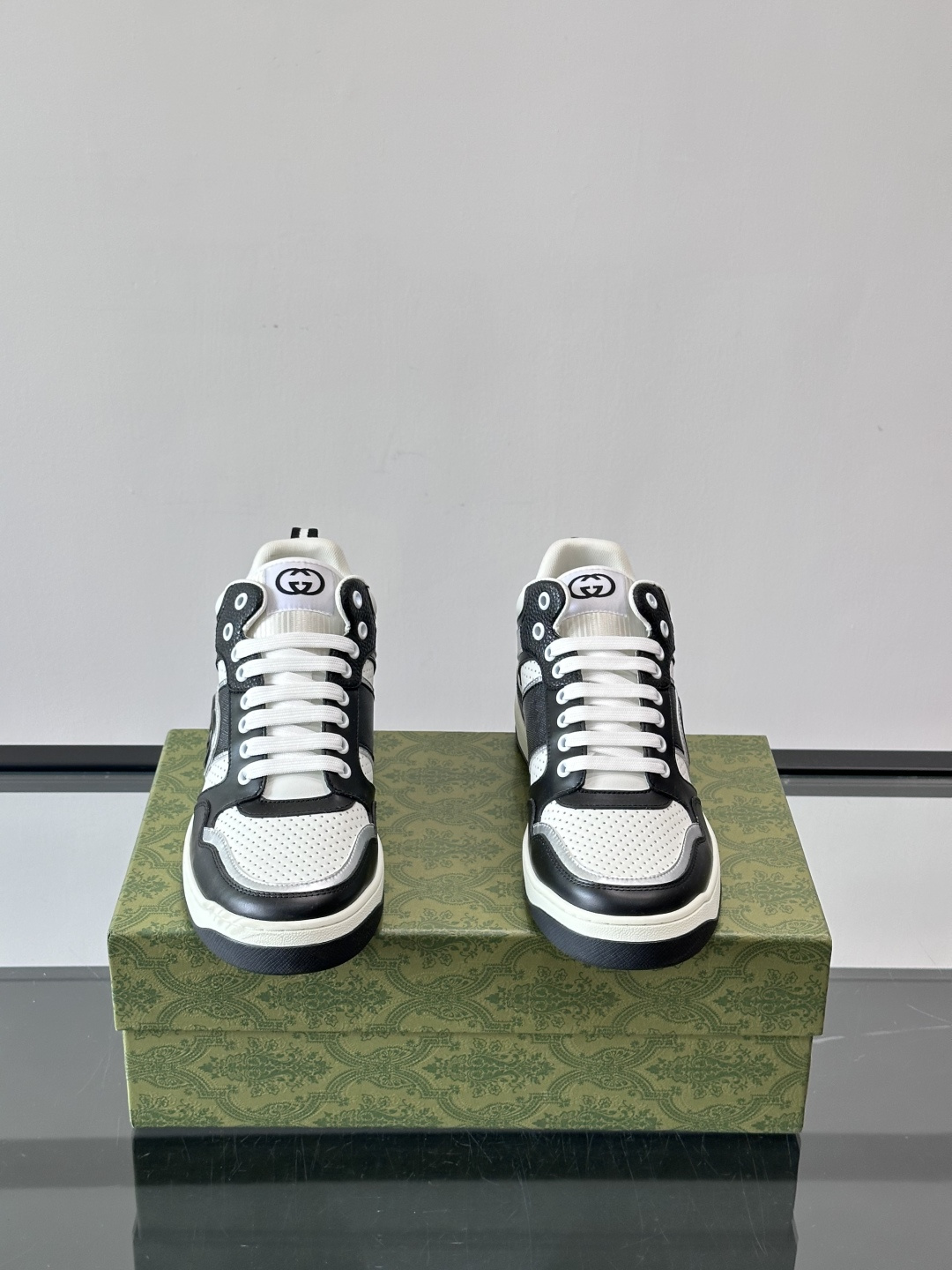 Gucci GG高帮厚底饼干鞋，经典GG老花+头层牛皮，鞋面防泼水，日常雨天都能穿！约4cm隐形厚底，乳