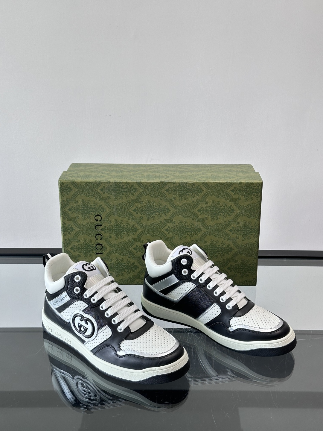 Gucci GG高帮厚底饼干鞋，经典GG老花+头层牛皮，鞋面防泼水，日常雨天都能穿！约4cm隐形厚底，乳