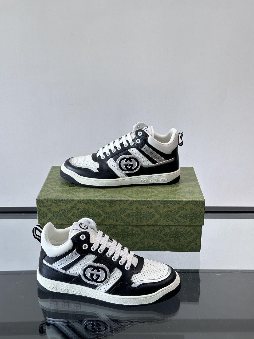 Gucci GG高帮厚底饼干鞋，经典GG老花+头层牛皮，鞋面防泼水，日常雨天都能穿！约4cm隐形厚底，乳