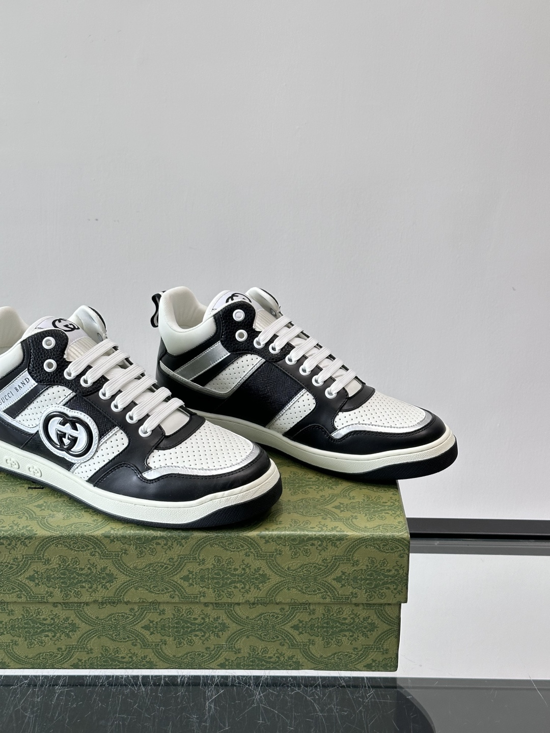 Gucci GG高帮厚底饼干鞋，经典GG老花+头层牛皮，鞋面防泼水，日常雨天都能穿！约4cm隐形厚底，乳