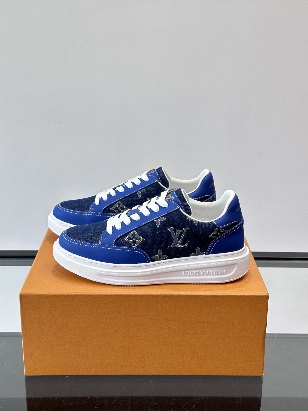 LV Monogram男士板鞋🧡LV Monogram板鞋，经典老花设计，低调奢华又百搭！鞋面黑色牛皮+