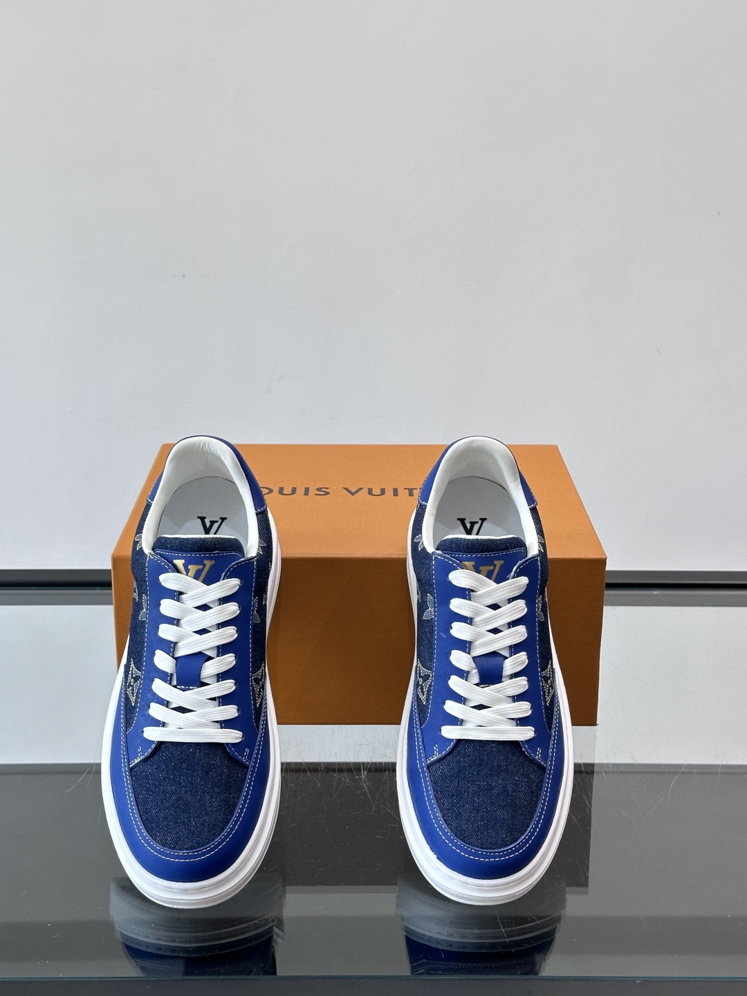 LV Monogram男士板鞋🧡LV Monogram板鞋，经典老花设计，低调奢华又百搭！鞋面黑色牛皮+