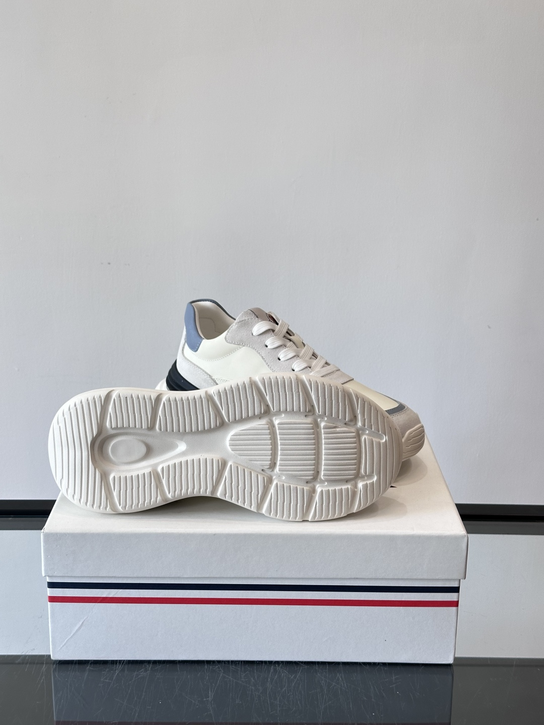 Moncler Casual Thick-Soled Sneakers: Stylish, Breathable, and Comfortable 10 cmp i1762918595010 2172 0 8