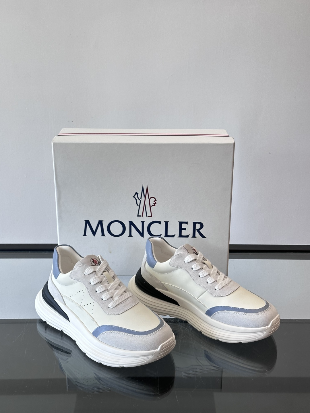 Moncler Casual Thick-Soled Sneakers: Stylish, Breathable, and Comfortable 6 cmp i1762918613648 6509 0 4
