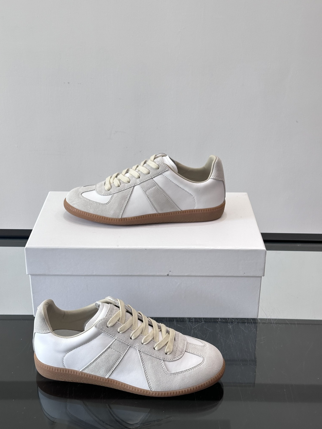 Maison Margiela经典德训鞋，简约复古风，真皮+羊皮内里，质感细腻又舒适。生胶鞋底抓地力强，