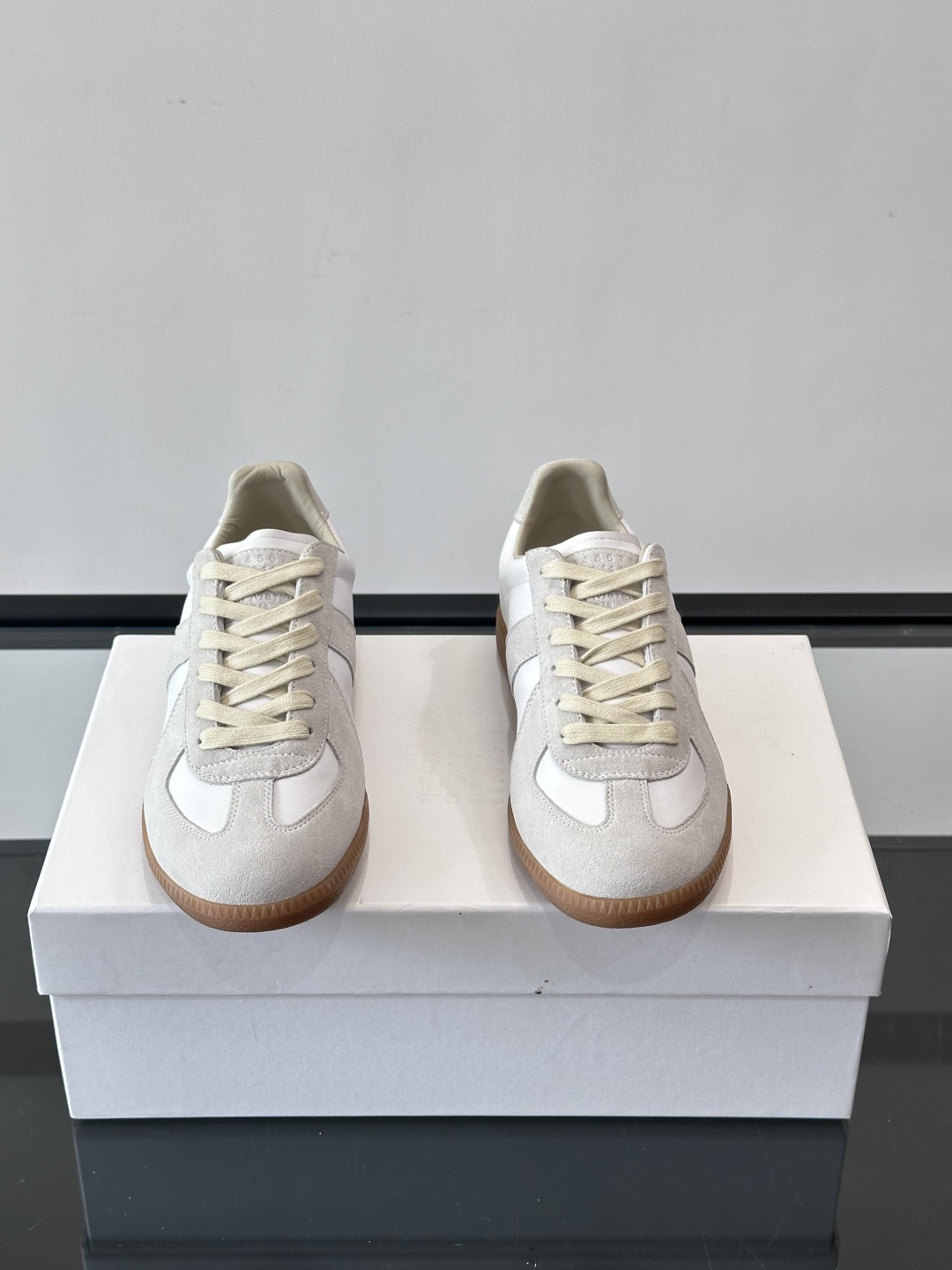 Maison Margiela经典德训鞋，简约复古风，真皮+羊皮内里，质感细腻又舒适。生胶鞋底抓地力强，