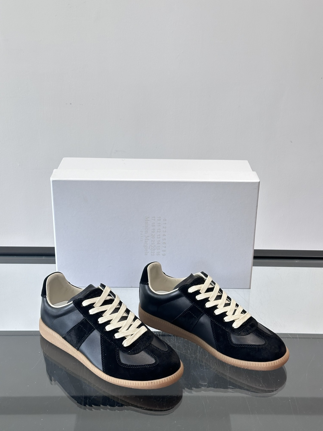 Maison Margiela经典德训鞋，简约复古风，真皮+羊皮内里，质感细腻又舒适。生胶鞋底抓地力强，