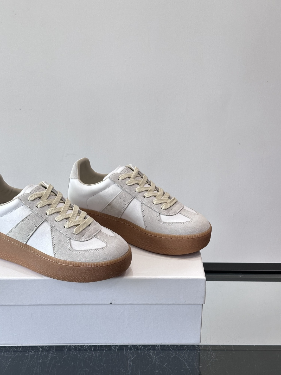 Maison Margiela MM6厚底德训鞋，经典T形真皮拼接，头层牛皮+高丝光牛皮，柔软细腻又透气