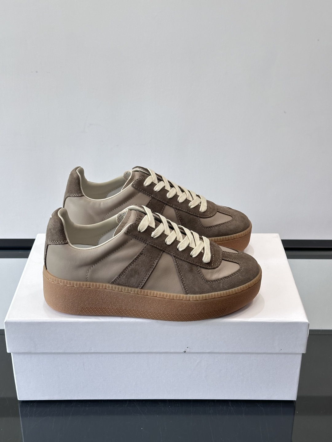 Maison Margiela MM6厚底德训鞋，经典T形真皮拼接，头层牛皮+高丝光牛皮，柔软细腻又透气