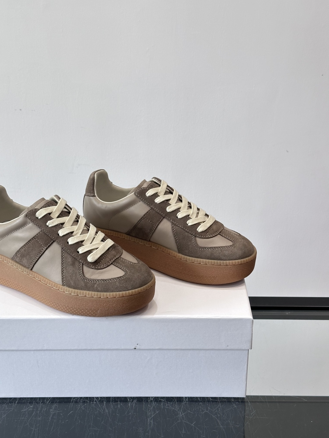 Maison Margiela MM6厚底德训鞋，经典T形真皮拼接，头层牛皮+高丝光牛皮，柔软细腻又透气