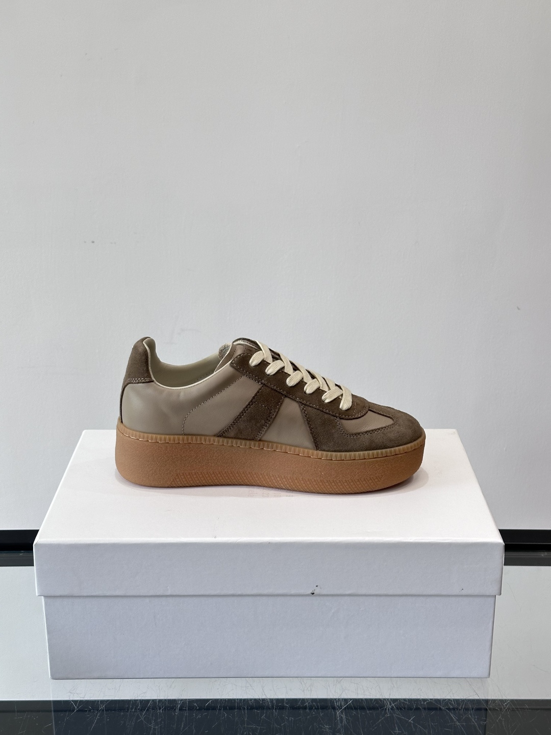 Maison Margiela MM6厚底德训鞋，经典T形真皮拼接，头层牛皮+高丝光牛皮，柔软细腻又透气