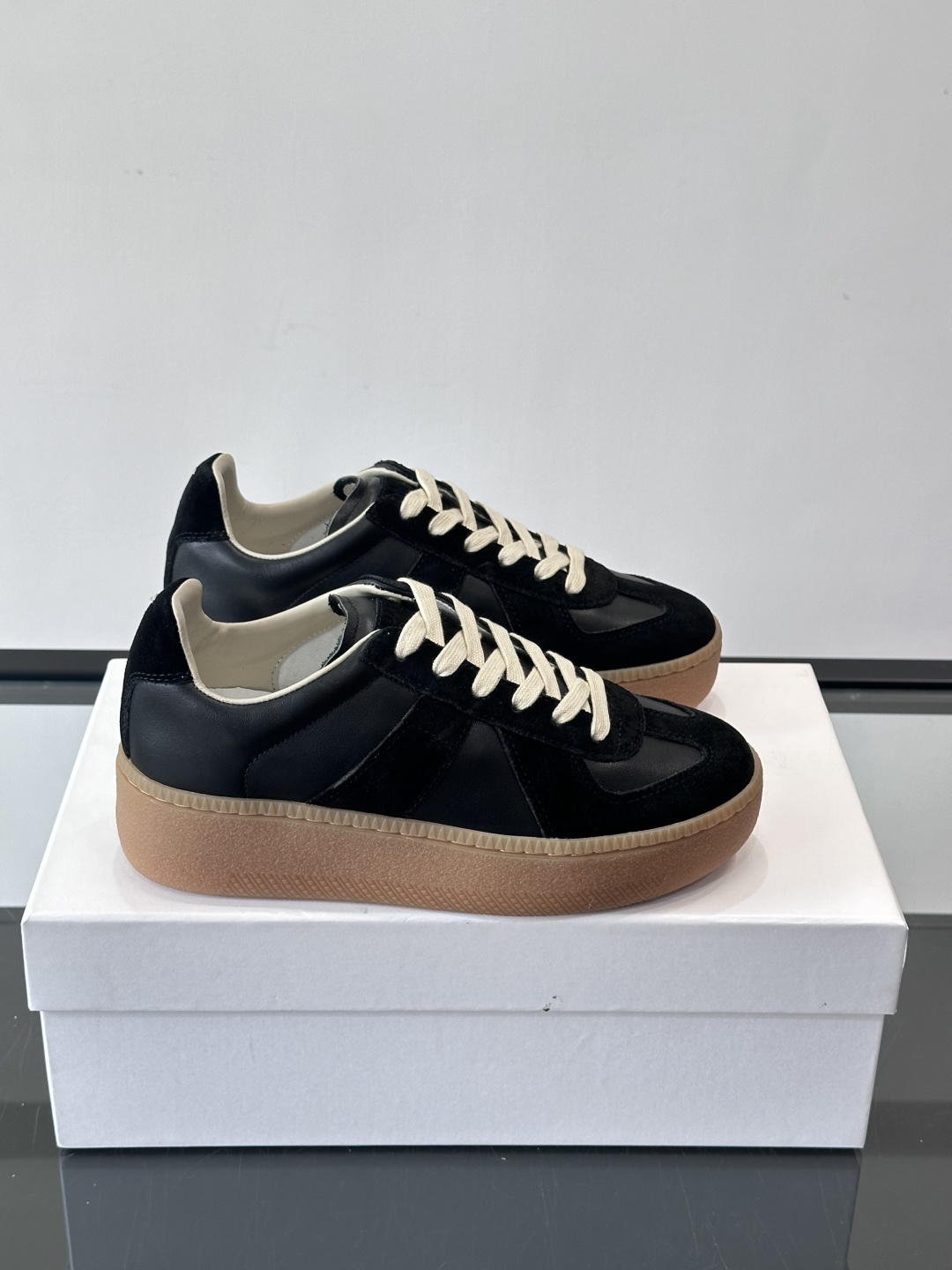 Maison Margiela MM6厚底德训鞋，经典T形真皮拼接，头层牛皮+高丝光牛皮，柔软细腻又透气