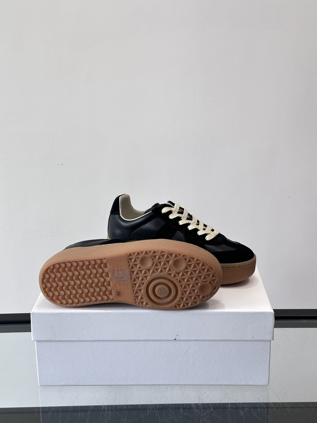 Maison Margiela MM6厚底德训鞋，经典T形真皮拼接，头层牛皮+高丝光牛皮，柔软细腻又透气