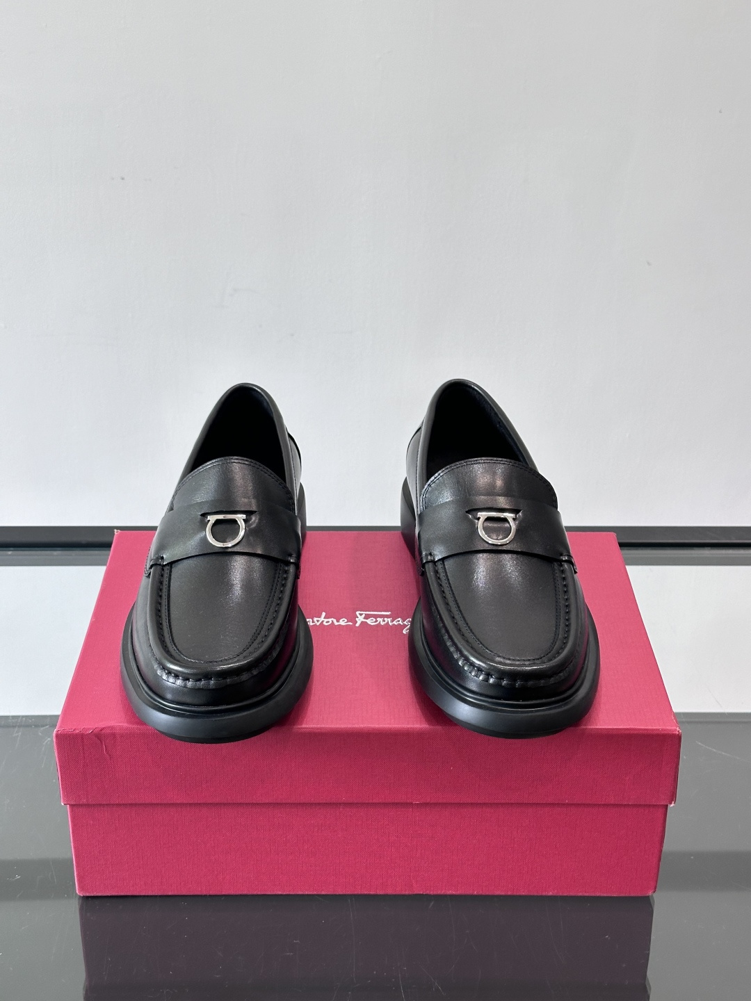 F🆕高端男士正装鞋休闲皮鞋，绅士臻享 型男必备 头层牛皮鞋面 皮质质感一览无余 小牛皮透气内里，橡胶大底