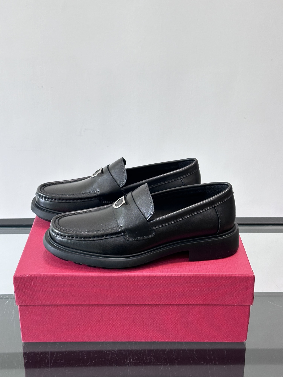 F🆕高端男士正装鞋休闲皮鞋，绅士臻享 型男必备 头层牛皮鞋面 皮质质感一览无余 小牛皮透气内里，橡胶大底