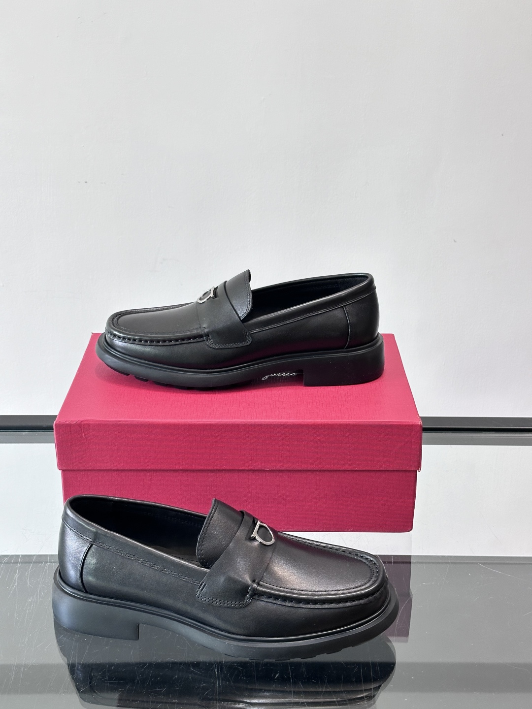 F🆕高端男士正装鞋休闲皮鞋，绅士臻享 型男必备 头层牛皮鞋面 皮质质感一览无余 小牛皮透气内里，橡胶大底