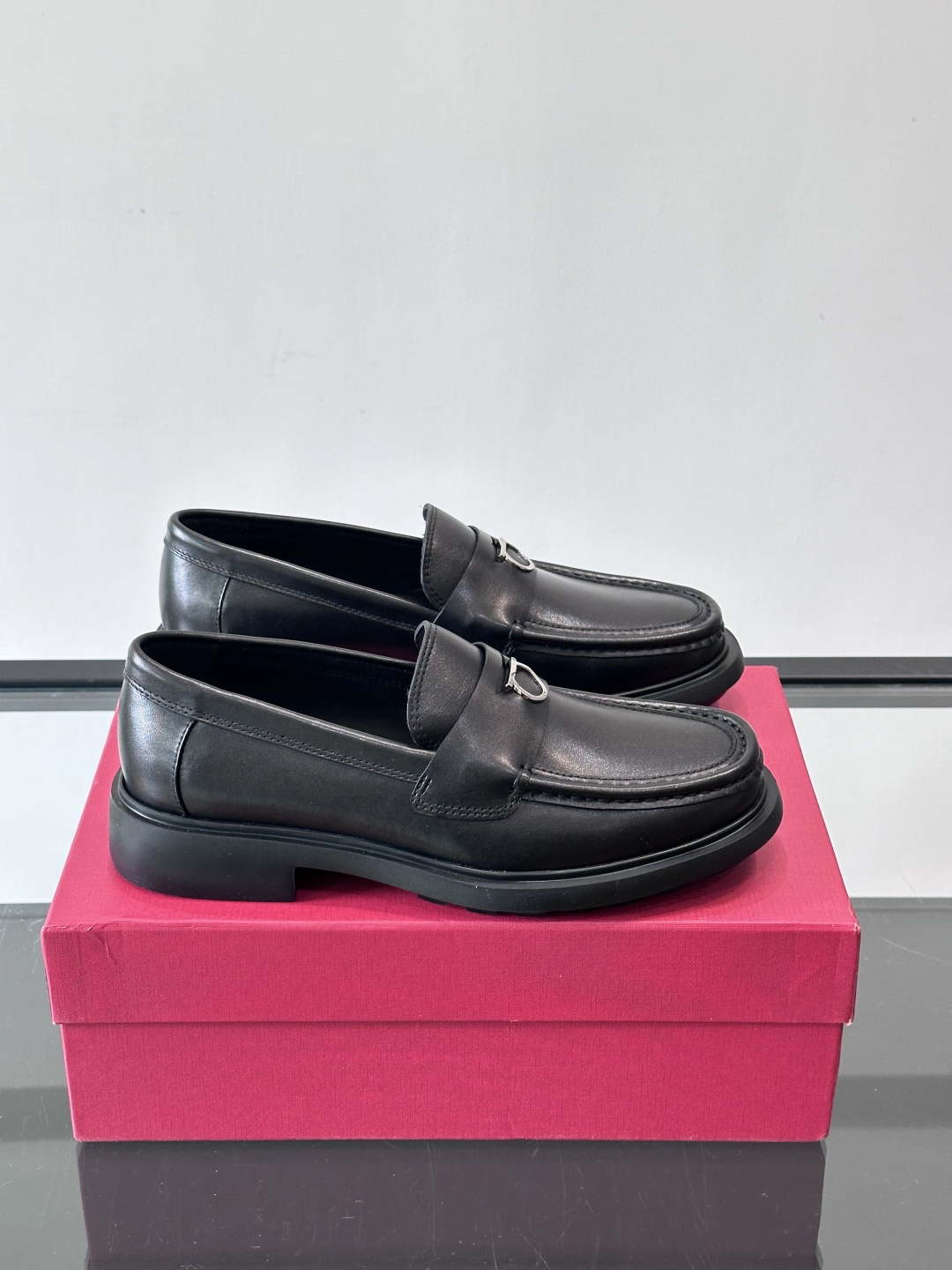 F🆕高端男士正装鞋休闲皮鞋，绅士臻享 型男必备 头层牛皮鞋面 皮质质感一览无余 小牛皮透气内里，橡胶大底