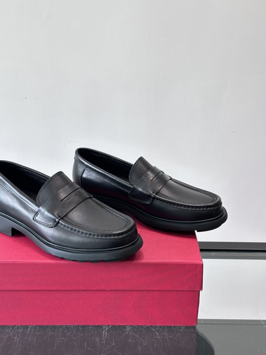 F🆕高端男士正装鞋休闲皮鞋，绅士臻享 型男必备 头层牛皮鞋面 皮质质感一览无余 小牛皮透气内里，橡胶大底