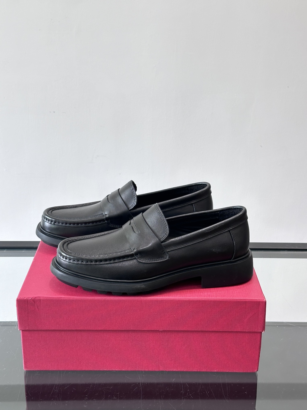 F🆕高端男士正装鞋休闲皮鞋，绅士臻享 型男必备 头层牛皮鞋面 皮质质感一览无余 小牛皮透气内里，橡胶大底