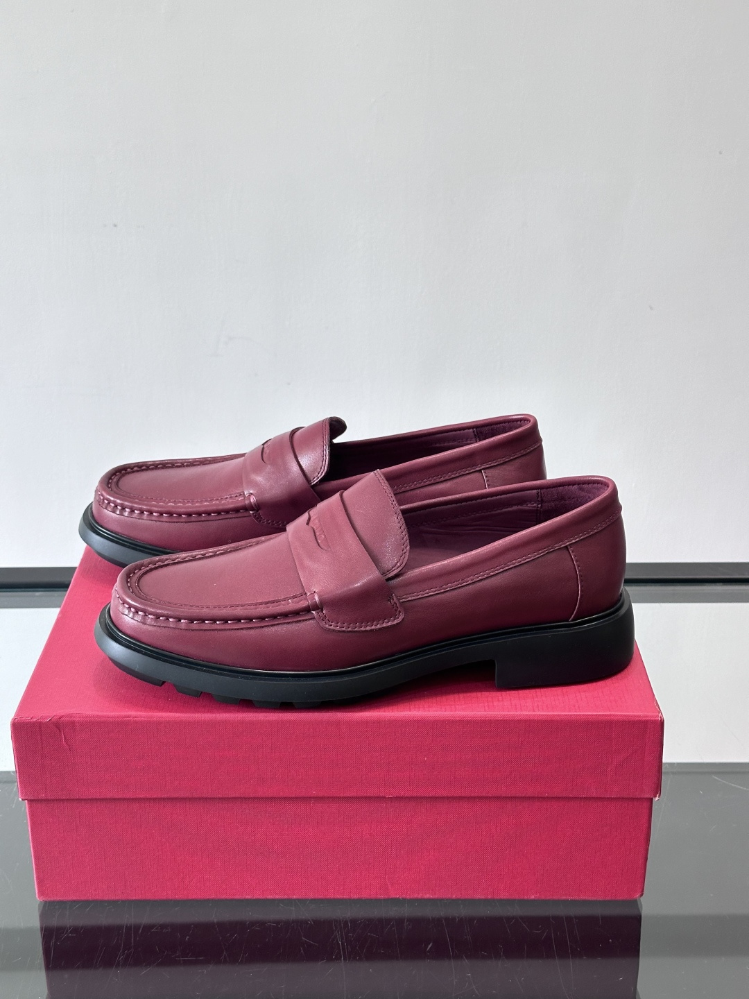 F🆕高端男士正装鞋休闲皮鞋，绅士臻享 型男必备 头层牛皮鞋面 皮质质感一览无余 小牛皮透气内里，橡胶大底