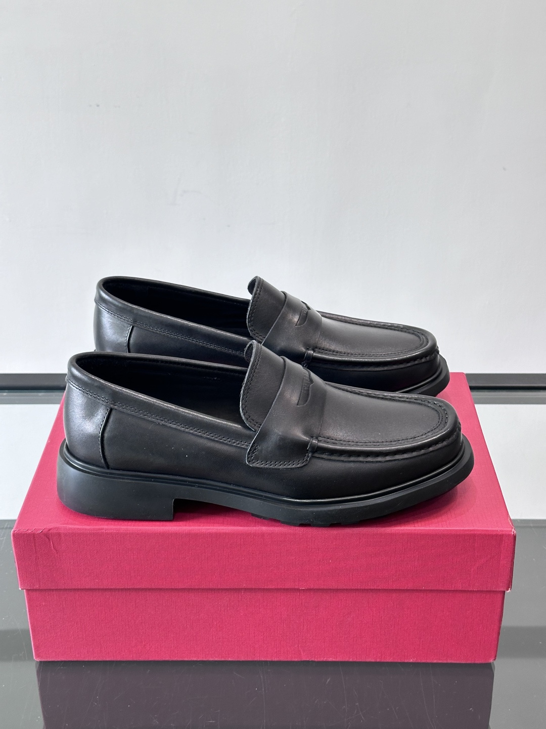 F🆕高端男士正装鞋休闲皮鞋，绅士臻享 型男必备 头层牛皮鞋面 皮质质感一览无余 小牛皮透气内里，橡胶大底