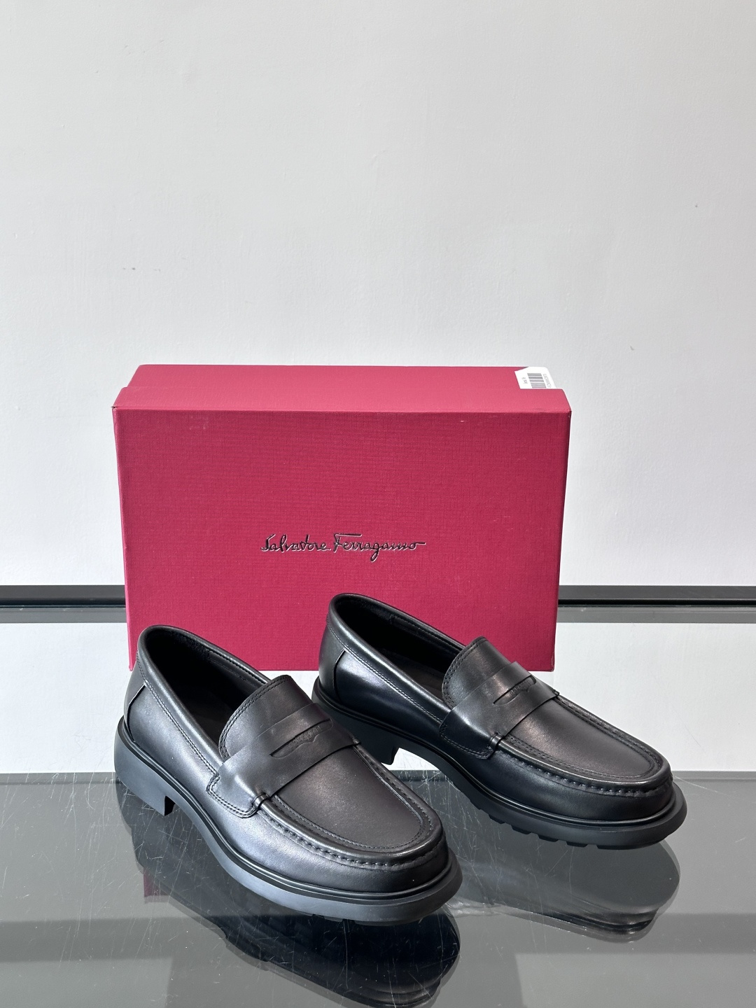 F🆕高端男士正装鞋休闲皮鞋，绅士臻享 型男必备 头层牛皮鞋面 皮质质感一览无余 小牛皮透气内里，橡胶大底