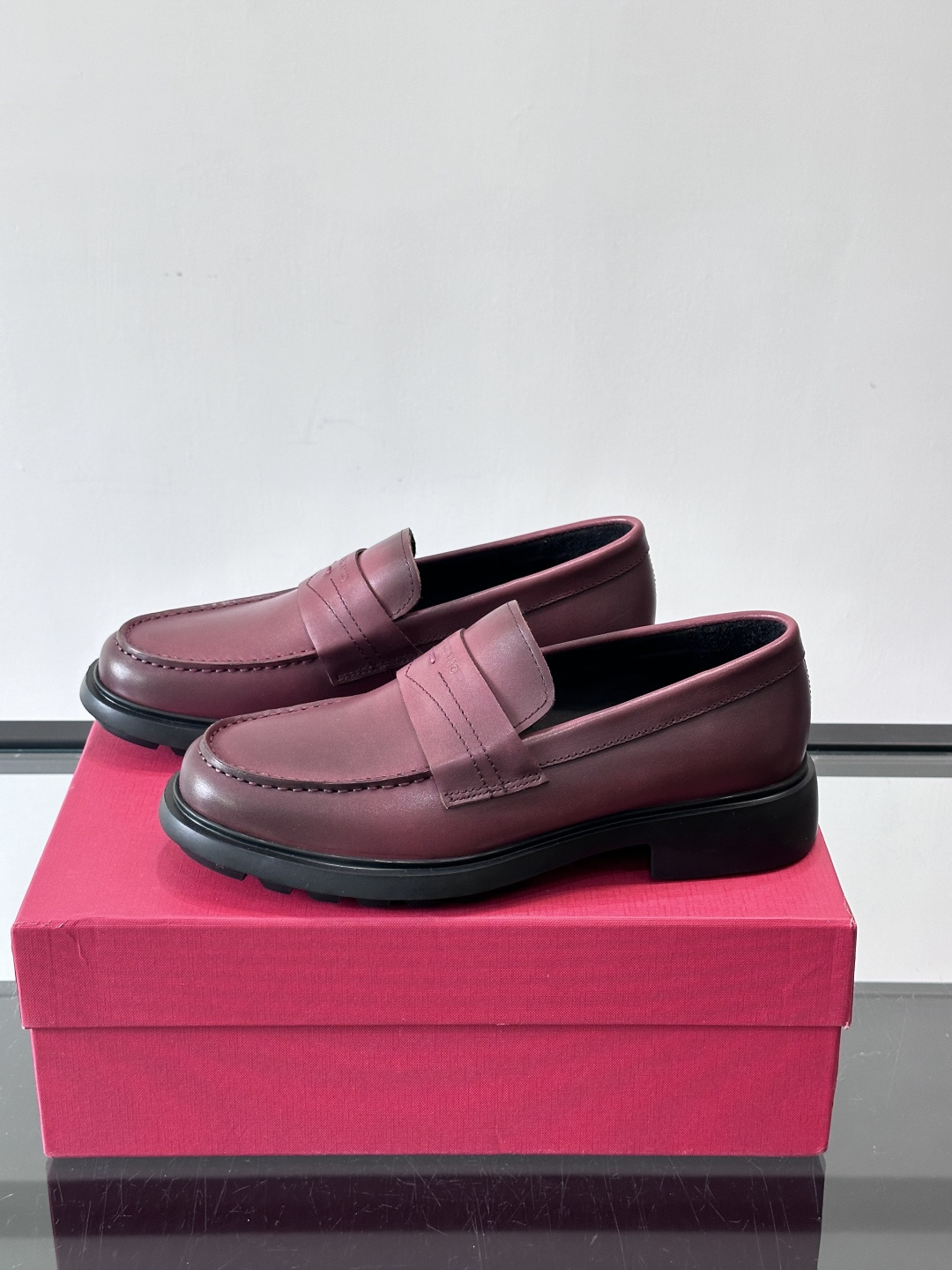 F🆕高端男士正装鞋休闲皮鞋，绅士臻享 型男必备 头层牛皮鞋面 皮质质感一览无余 小牛皮透气内里，橡胶大底