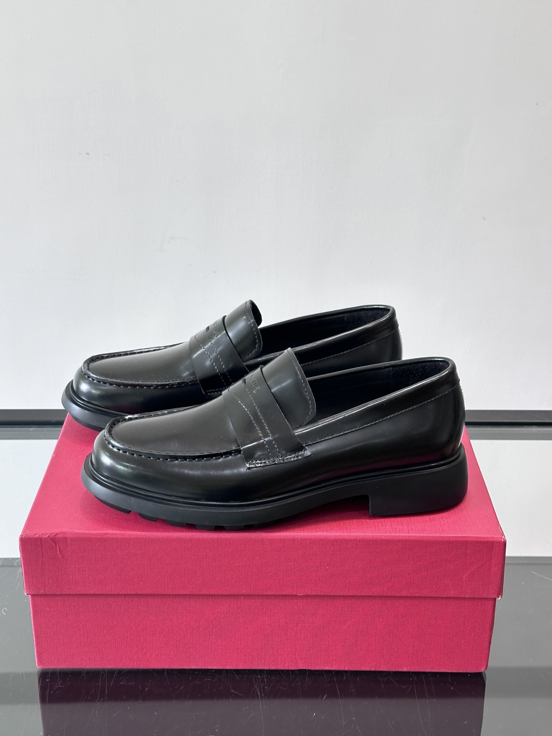 F🆕高端男士正装鞋休闲皮鞋，绅士臻享 型男必备 头层牛皮鞋面 皮质质感一览无余 小牛皮透气内里，橡胶大底