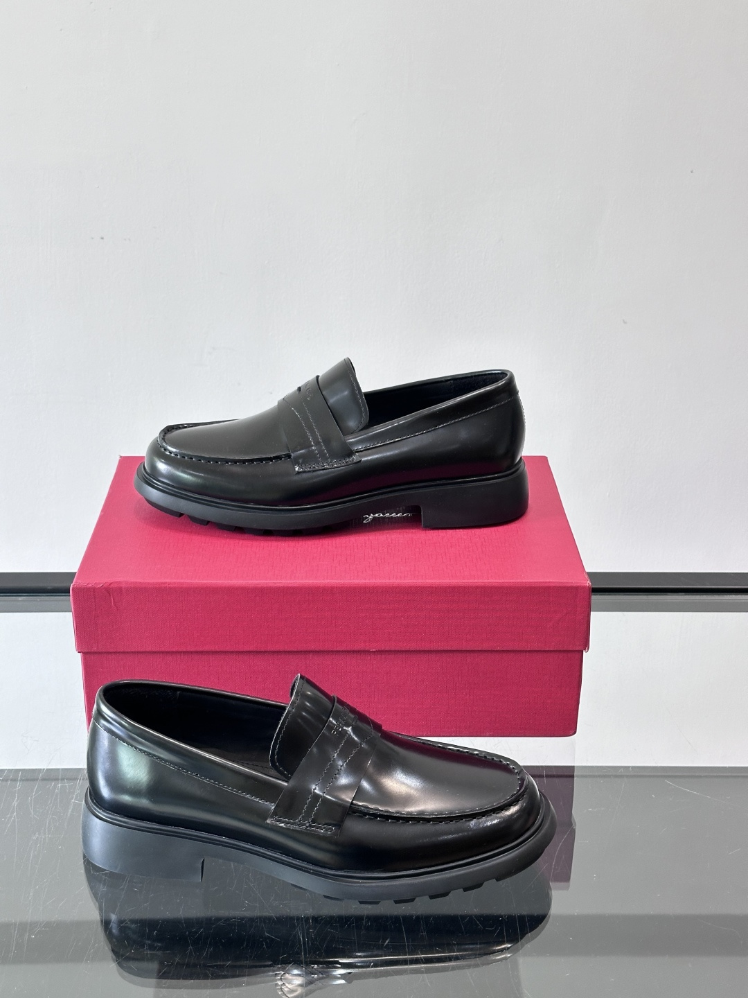 F🆕高端男士正装鞋休闲皮鞋，绅士臻享 型男必备 头层牛皮鞋面 皮质质感一览无余 小牛皮透气内里，橡胶大底