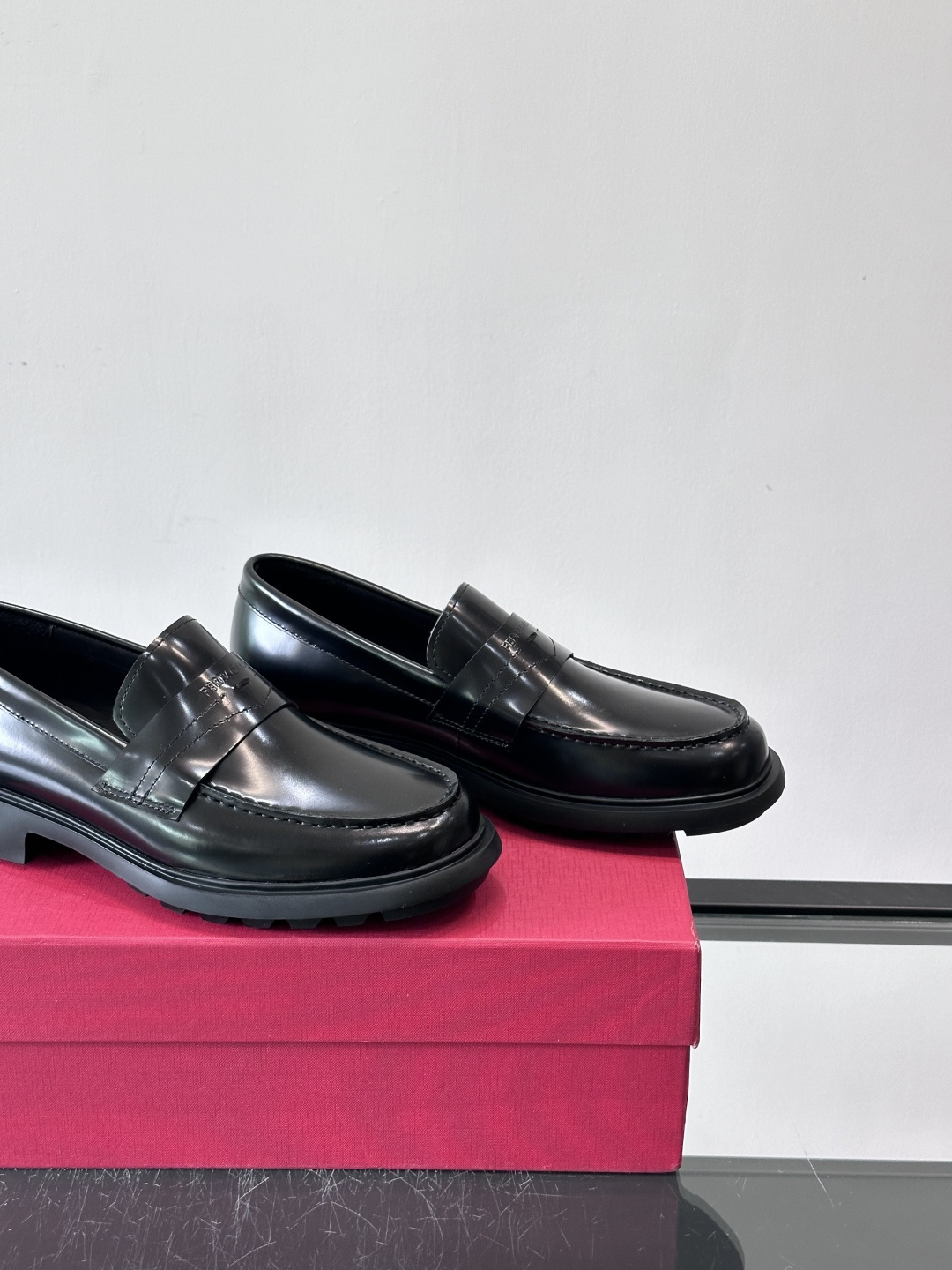 F🆕高端男士正装鞋休闲皮鞋，绅士臻享 型男必备 头层牛皮鞋面 皮质质感一览无余 小牛皮透气内里，橡胶大底