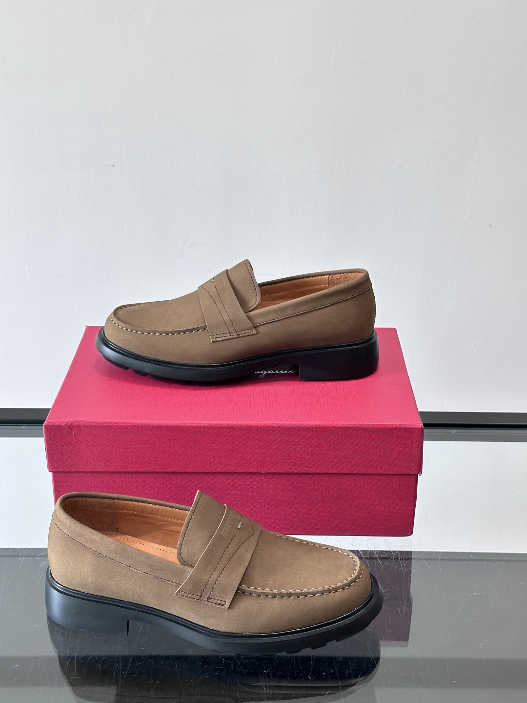 F🆕高端男士正装鞋休闲皮鞋，绅士臻享 型男必备 头层牛皮鞋面 皮质质感一览无余 小牛皮透气内里，橡胶大底