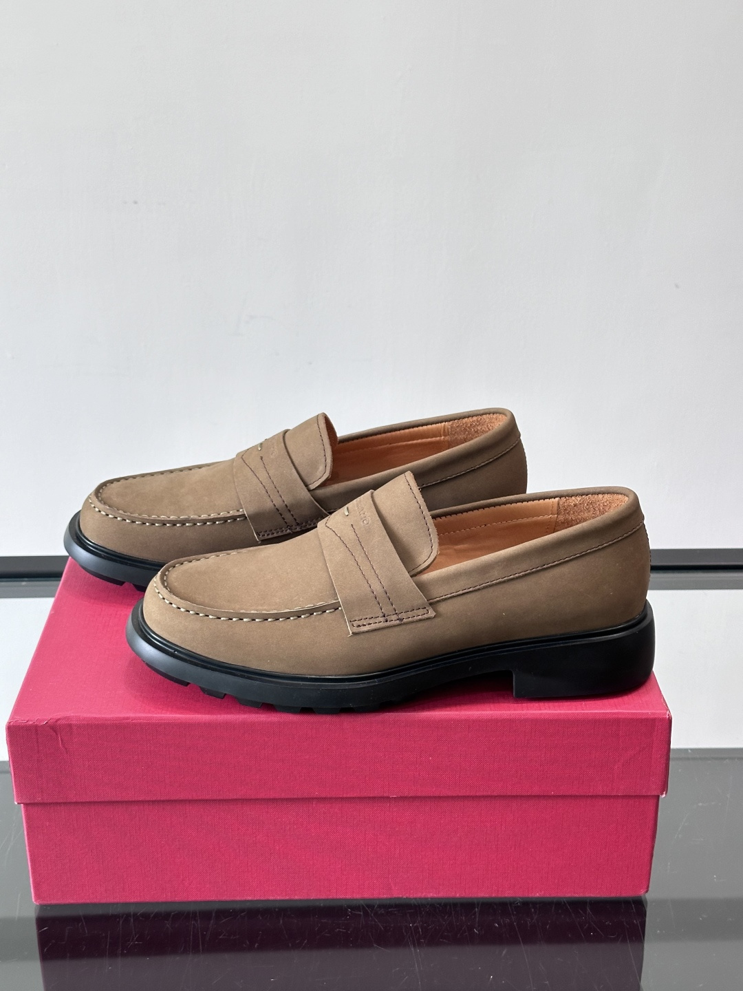 F🆕高端男士正装鞋休闲皮鞋，绅士臻享 型男必备 头层牛皮鞋面 皮质质感一览无余 小牛皮透气内里，橡胶大底