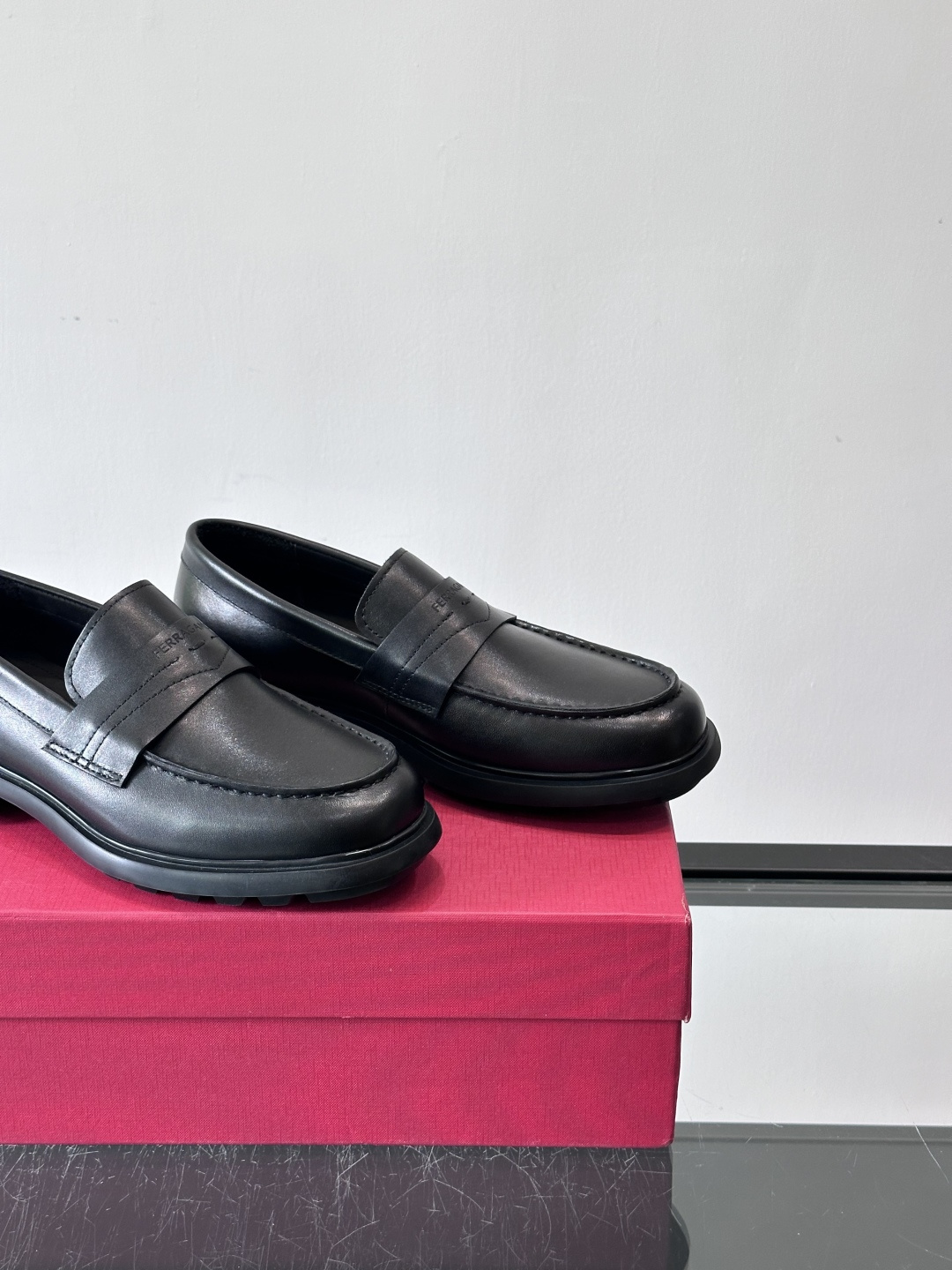 F🆕高端男士正装鞋休闲皮鞋，绅士臻享 型男必备 头层牛皮鞋面 皮质质感一览无余 小牛皮透气内里，橡胶大底