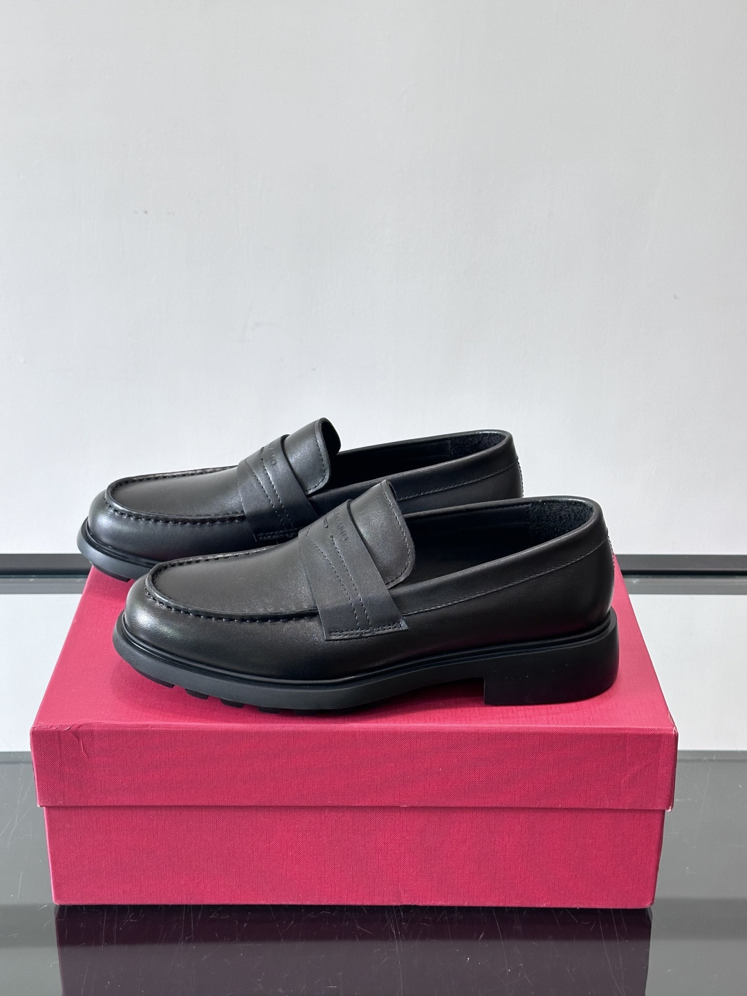 F🆕高端男士正装鞋休闲皮鞋，绅士臻享 型男必备 头层牛皮鞋面 皮质质感一览无余 小牛皮透气内里，橡胶大底