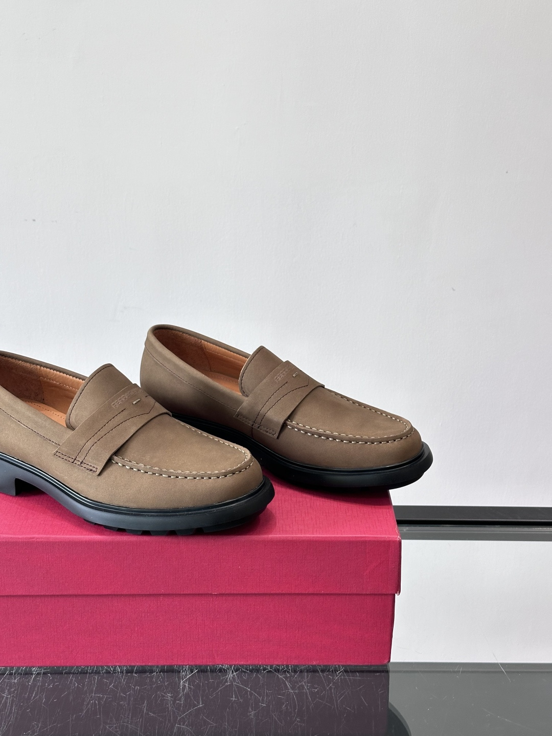 F🆕高端男士正装鞋休闲皮鞋，绅士臻享 型男必备 头层牛皮鞋面 皮质质感一览无余 小牛皮透气内里，橡胶大底