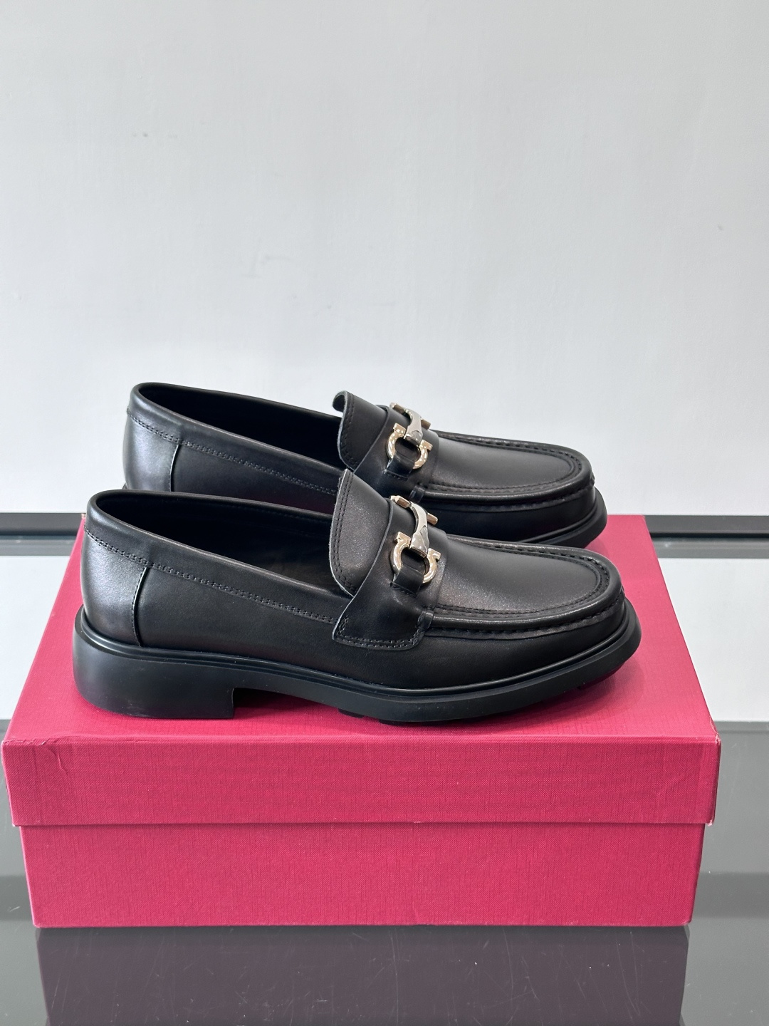 F🆕高端男士正装鞋休闲皮鞋，绅士臻享 型男必备 头层牛皮鞋面 皮质质感一览无余 小牛皮透气内里，橡胶大底