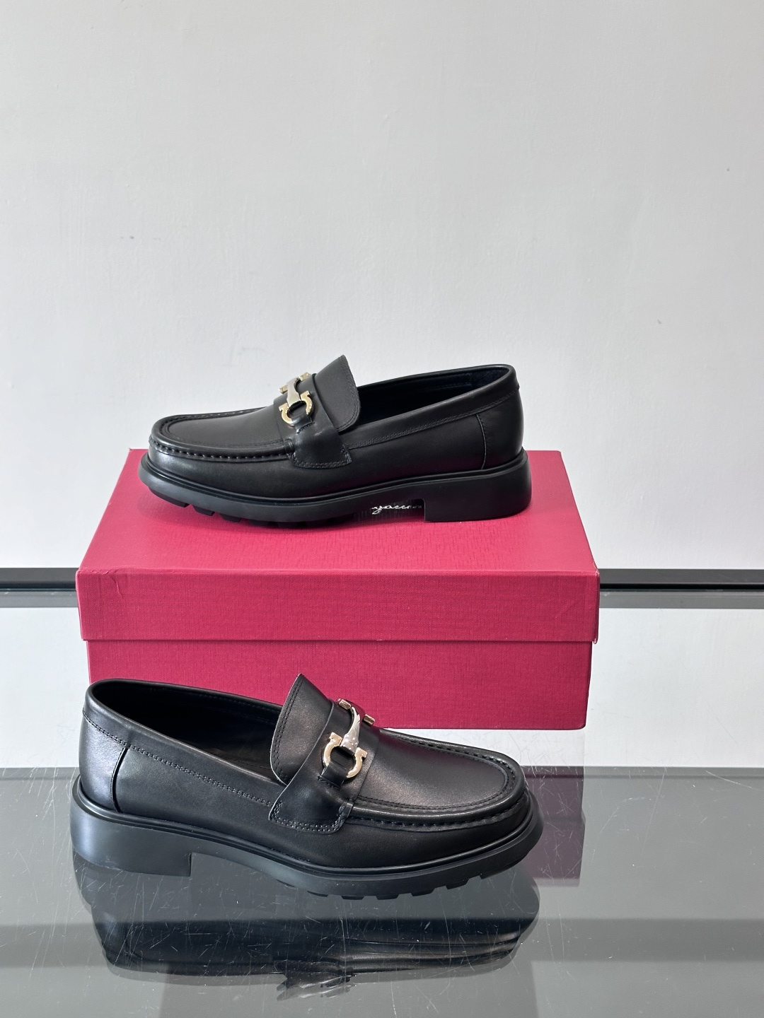 F🆕高端男士正装鞋休闲皮鞋，绅士臻享 型男必备 头层牛皮鞋面 皮质质感一览无余 小牛皮透气内里，橡胶大底