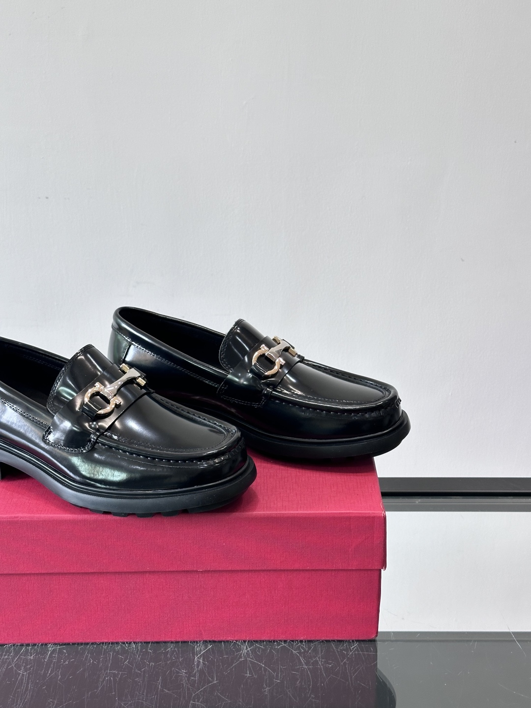 F🆕高端男士正装鞋休闲皮鞋，绅士臻享 型男必备 头层牛皮鞋面 皮质质感一览无余 小牛皮透气内里，橡胶大底