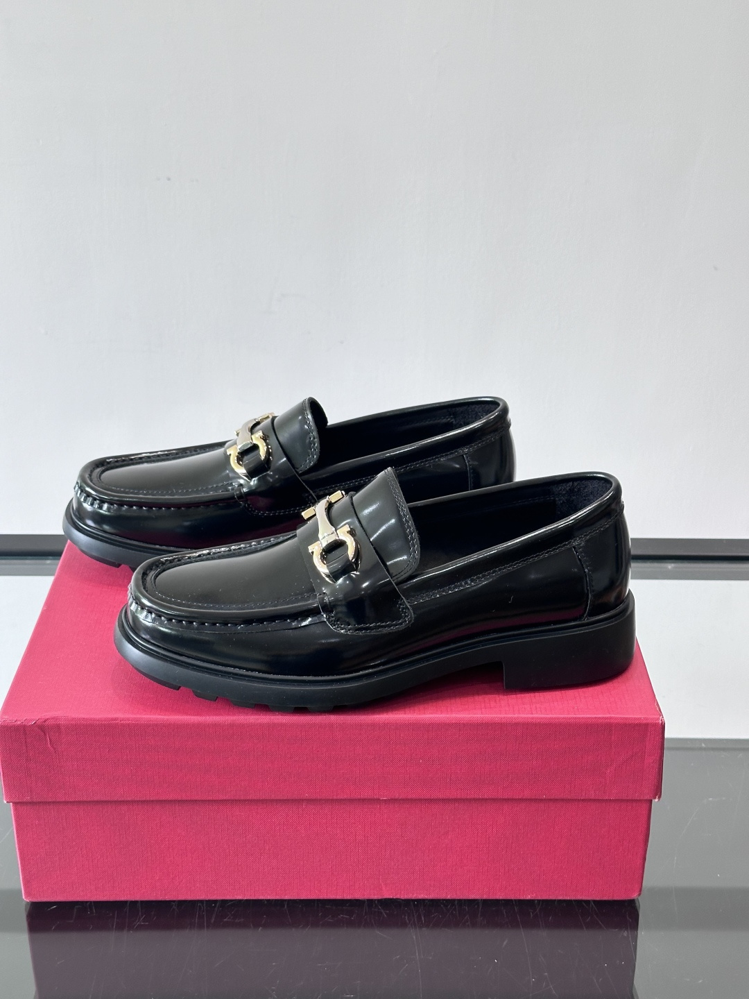 F🆕高端男士正装鞋休闲皮鞋，绅士臻享 型男必备 头层牛皮鞋面 皮质质感一览无余 小牛皮透气内里，橡胶大底