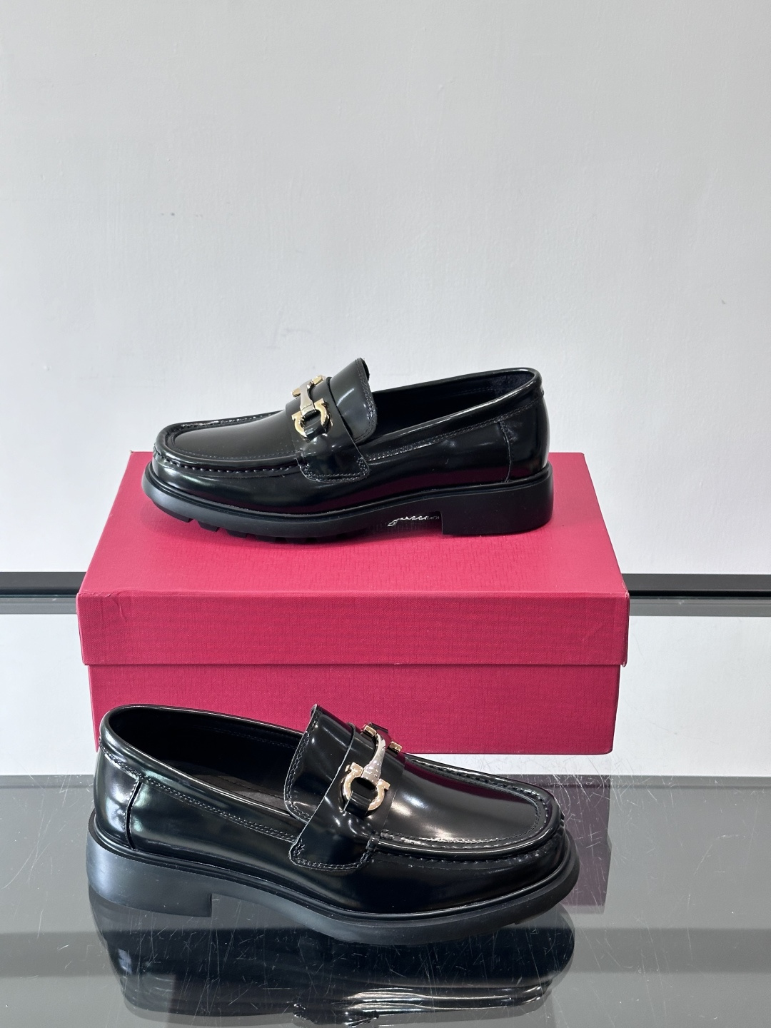 F🆕高端男士正装鞋休闲皮鞋，绅士臻享 型男必备 头层牛皮鞋面 皮质质感一览无余 小牛皮透气内里，橡胶大底