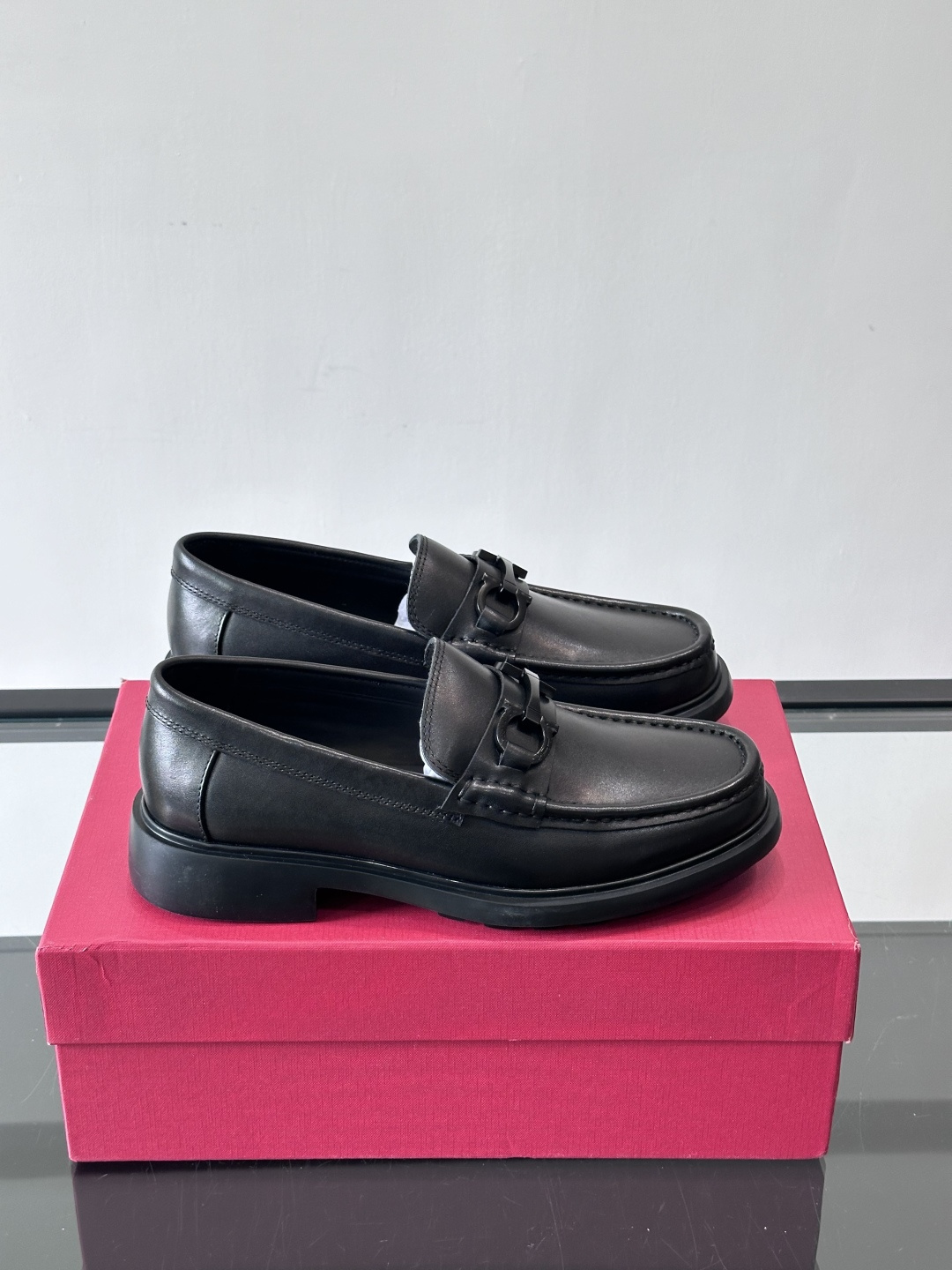 F🆕高端男士正装鞋休闲皮鞋，绅士臻享 型男必备 头层牛皮鞋面 皮质质感一览无余 小牛皮透气内里，橡胶大底