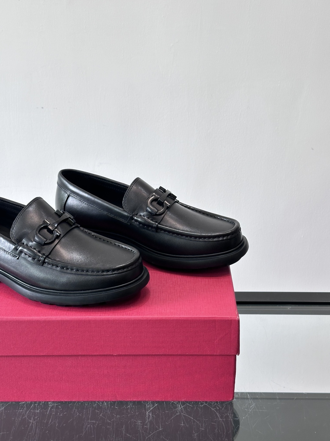 F🆕高端男士正装鞋休闲皮鞋，绅士臻享 型男必备 头层牛皮鞋面 皮质质感一览无余 小牛皮透气内里，橡胶大底