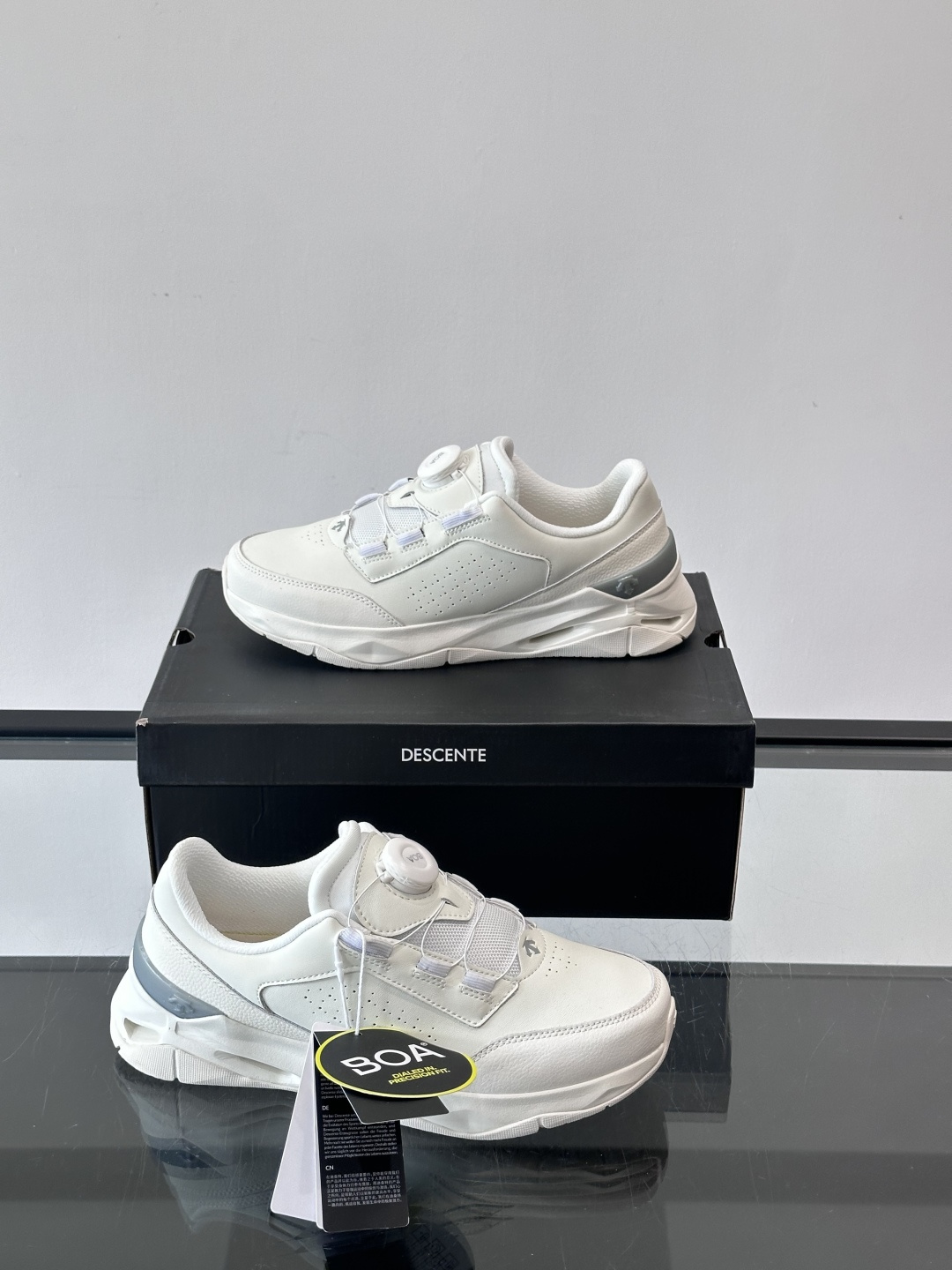 迪桑特 ENERZITE BOA 运动鞋❤️这款ENERZITE BOA运动鞋，简约又有科技感，鞋面是高