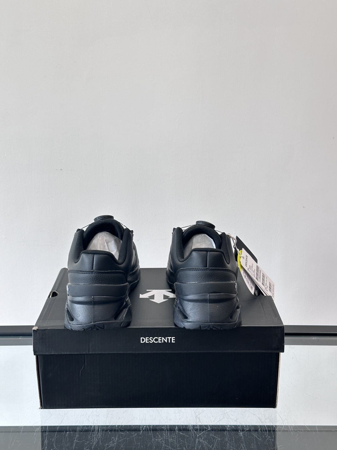 迪桑特 ENERZITE BOA 运动鞋❤️这款ENERZITE BOA运动鞋，简约又有科技感，鞋面是高