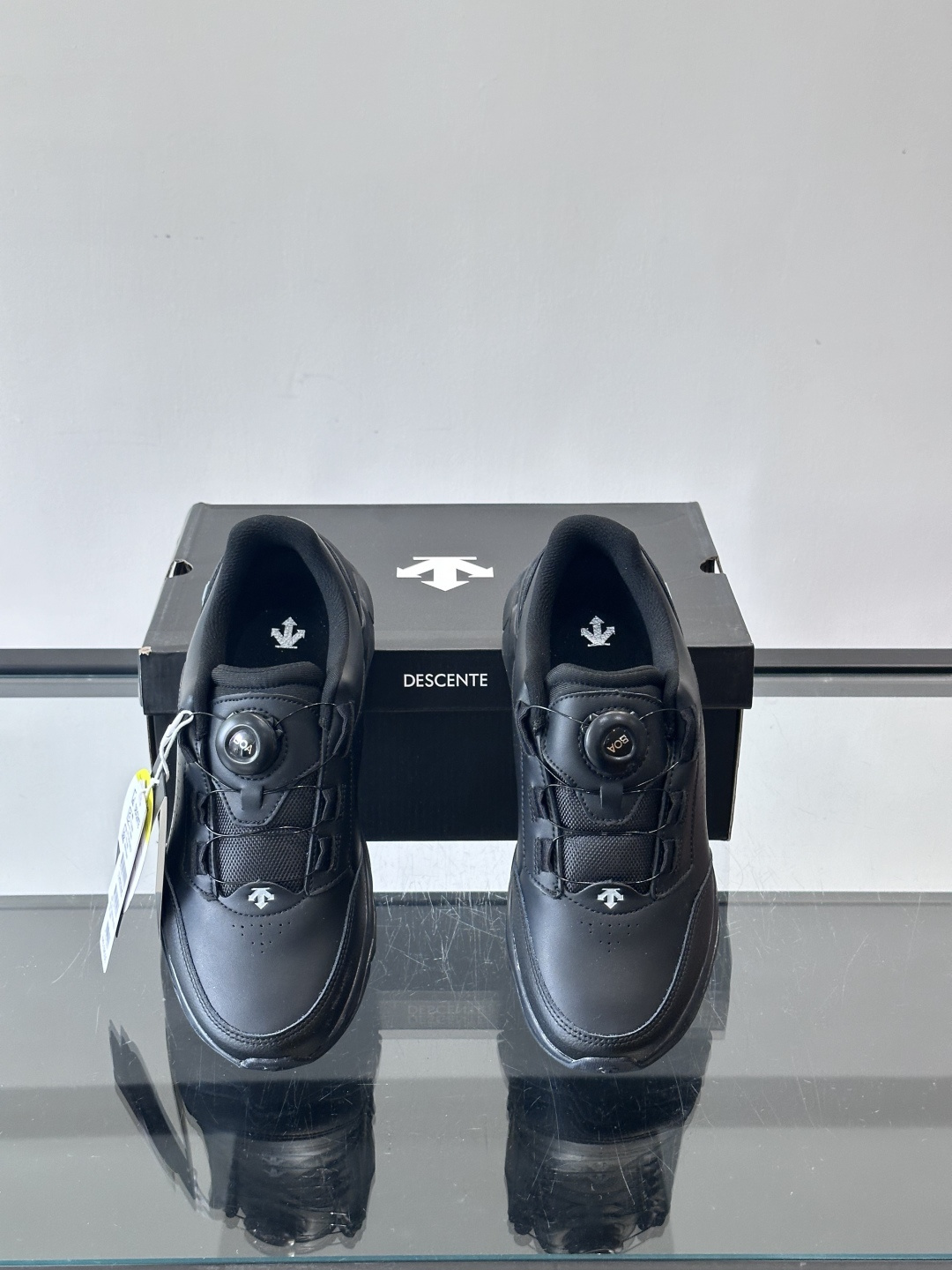 迪桑特 ENERZITE BOA 运动鞋❤️这款ENERZITE BOA运动鞋，简约又有科技感，鞋面是高